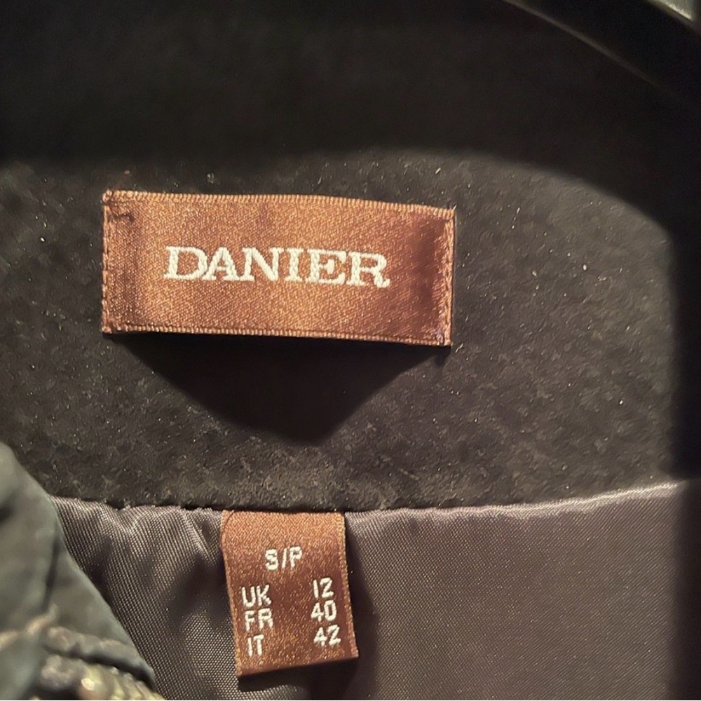 Danier Women's Black Suede Leather Jacket - Picture 9 of 9